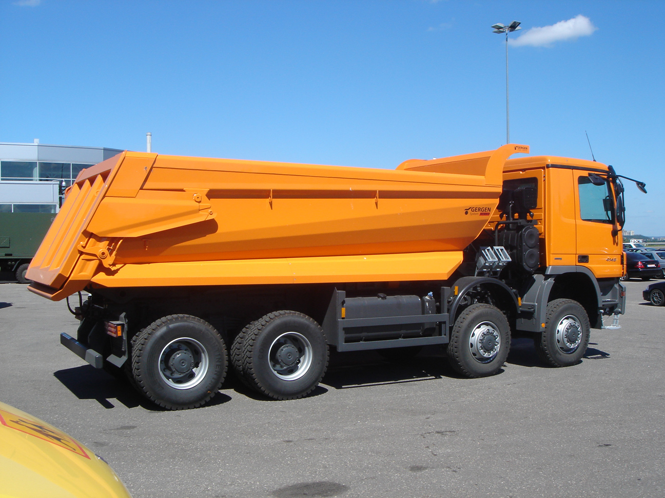 BS Technika Mercedes-Benz Actros savivartis